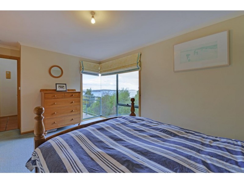 55 Coolamon Road, Taroona TAS 7053