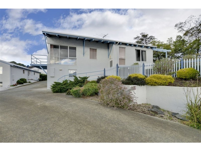 4/3 Cyrus Court, Rose Bay TAS 7015