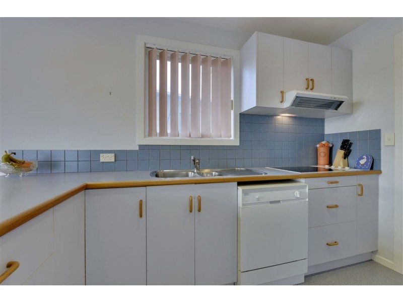 4/3 Cyrus Court, Rose Bay TAS 7015