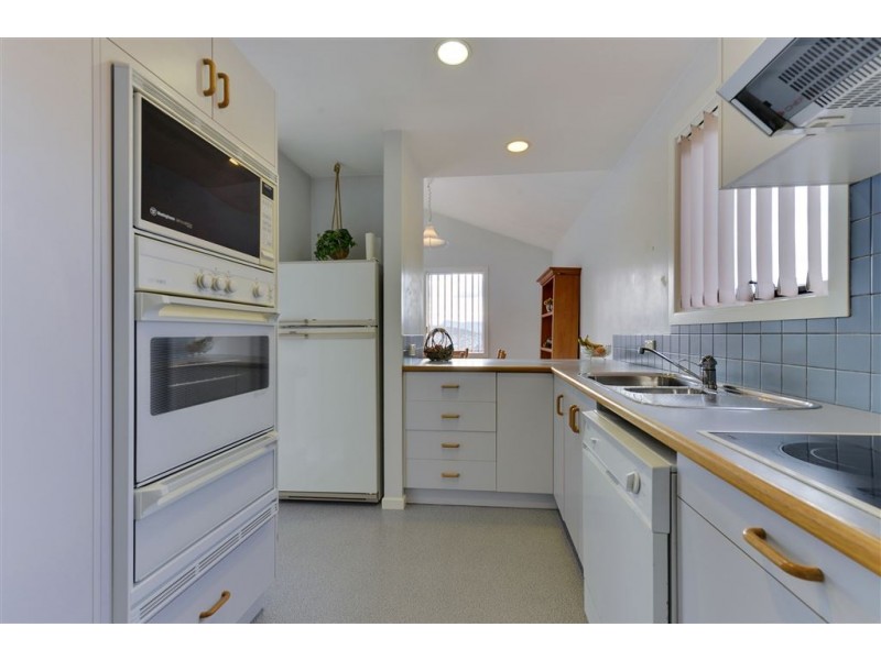 4/3 Cyrus Court, Rose Bay TAS 7015