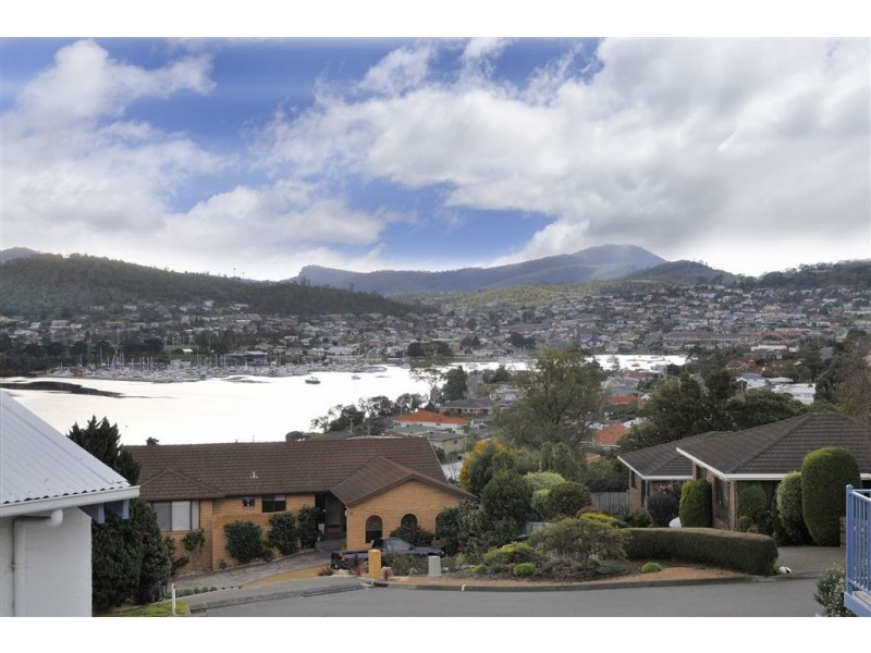 4/3 Cyrus Court, Rose Bay TAS 7015