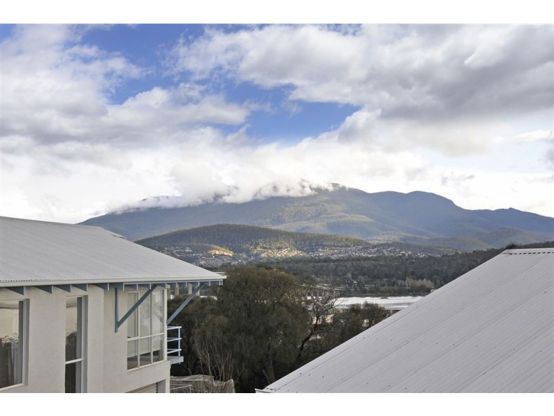 4/3 Cyrus Court, Rose Bay TAS 7015