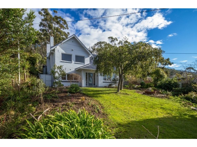 135 Channel Highway, Taroona TAS 7053