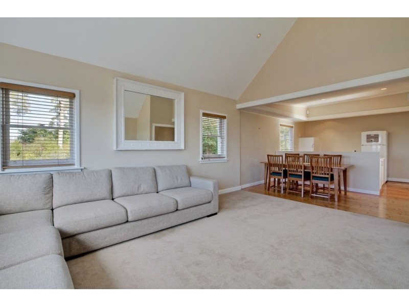 135 Channel Highway, Taroona TAS 7053