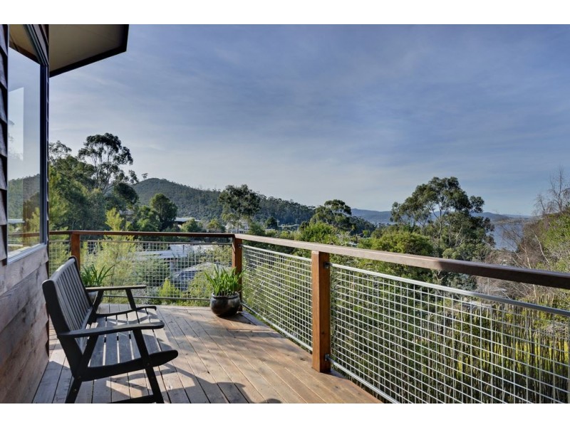 10 Atunga Street, Taroona TAS 7053