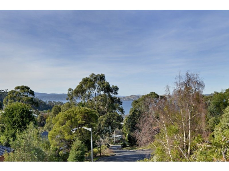 10 Atunga Street, Taroona TAS 7053