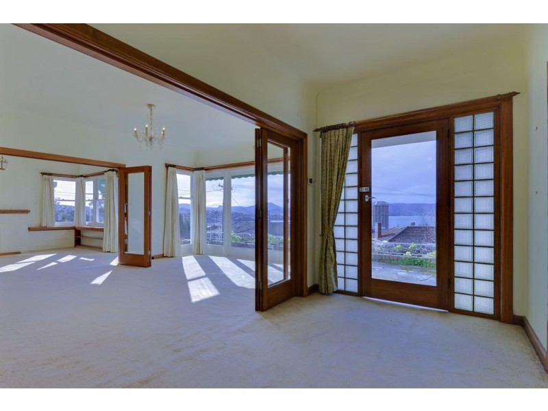 14 Heathcombe Crescent, Sandy Bay TAS 7005