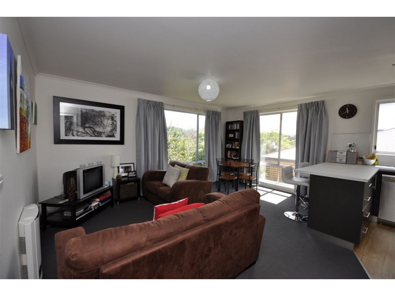 2/125 Augusta Road, Lenah Valley TAS 7008