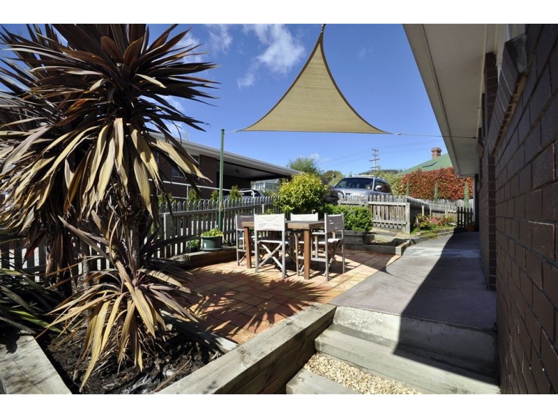 2/125 Augusta Road, Lenah Valley TAS 7008