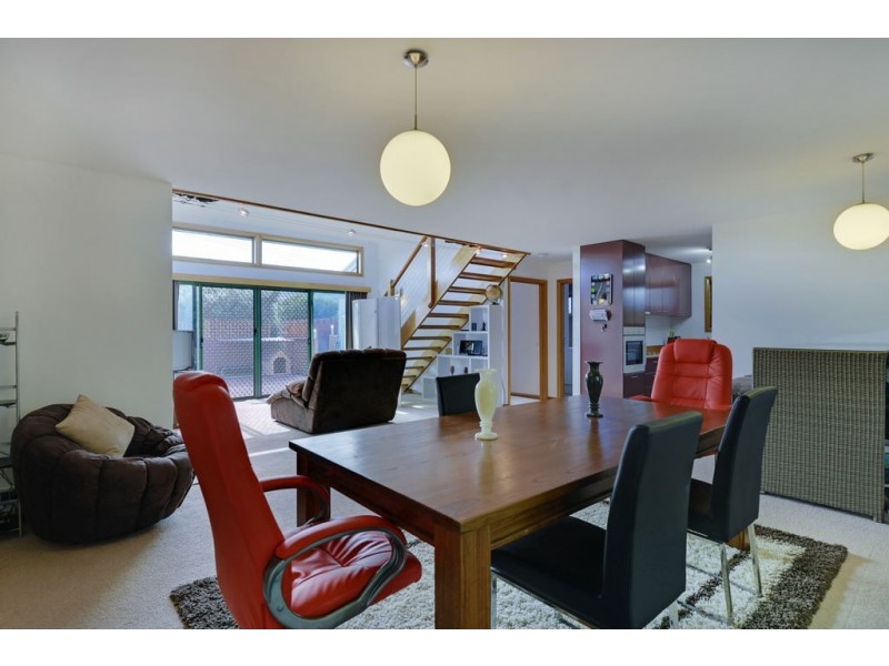 17D Amundsen Crescent, Warrane TAS 7018