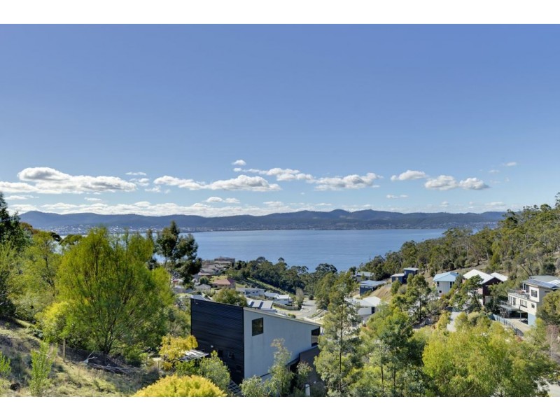 2/31 Gardenia Grove, Sandy Bay TAS 7005