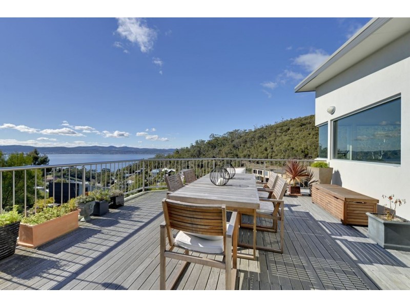 2/31 Gardenia Grove, Sandy Bay TAS 7005