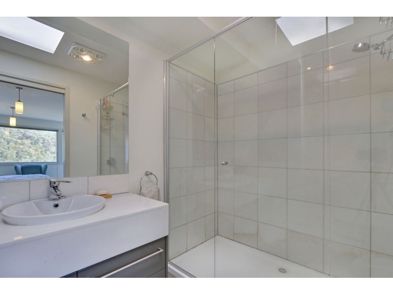 2/31 Gardenia Grove, Sandy Bay TAS 7005