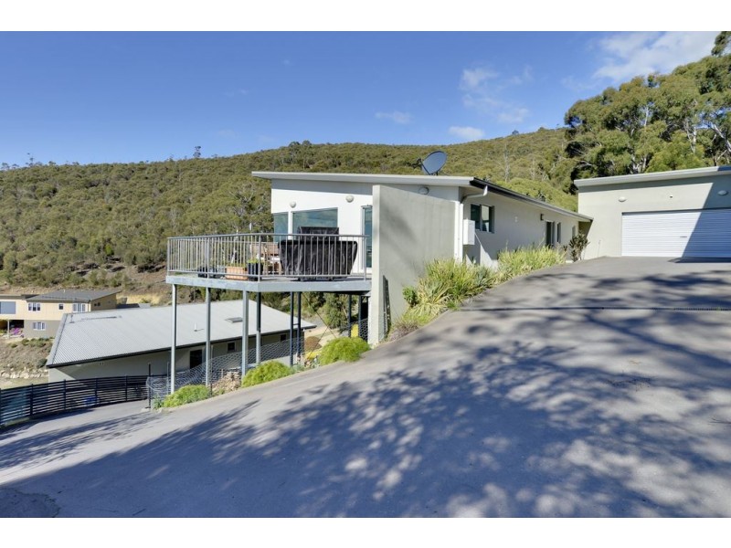 2/31 Gardenia Grove, Sandy Bay TAS 7005