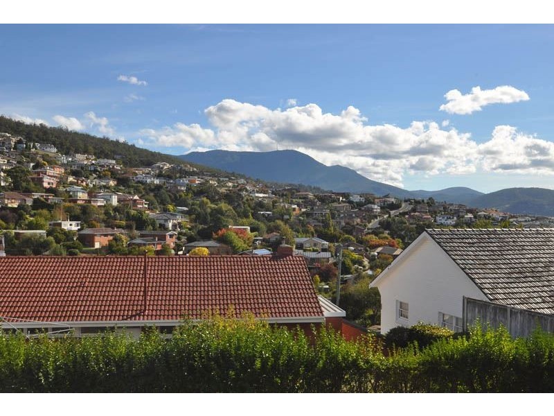 21 Sonning Crescent, Sandy Bay TAS 7005