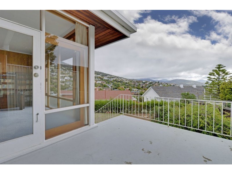 21 Sonning Crescent, Sandy Bay TAS 7005
