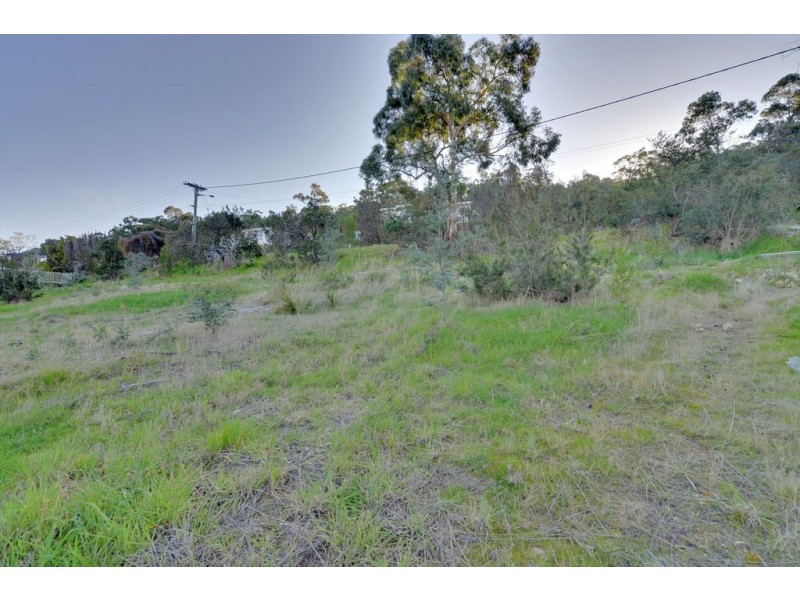 22 Tianna Road, Lindisfarne TAS 7015