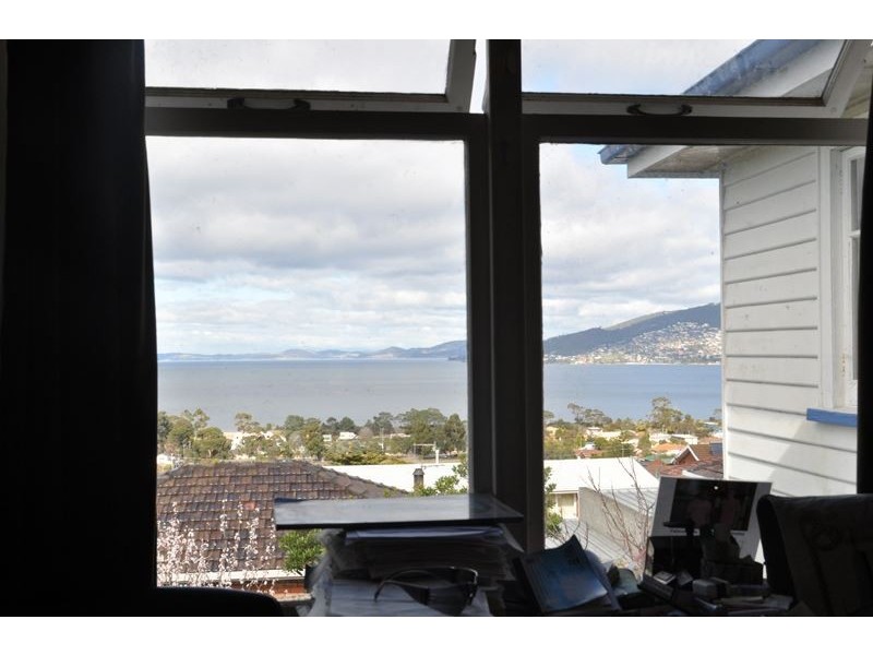 36 River Street, Bellerive TAS 7018