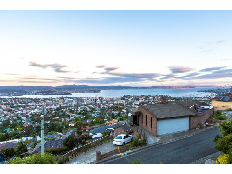 11 Sheldon Place, West Hobart TAS 7000