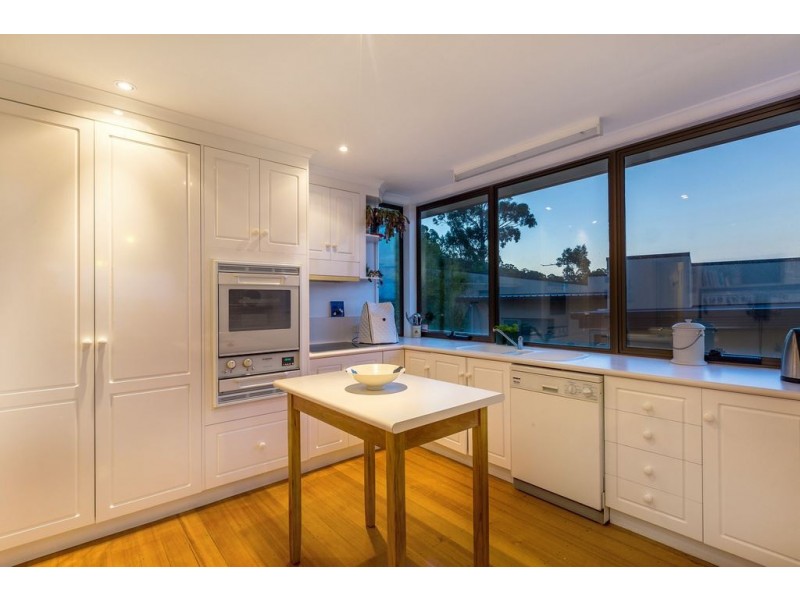 11 Sheldon Place, West Hobart TAS 7000