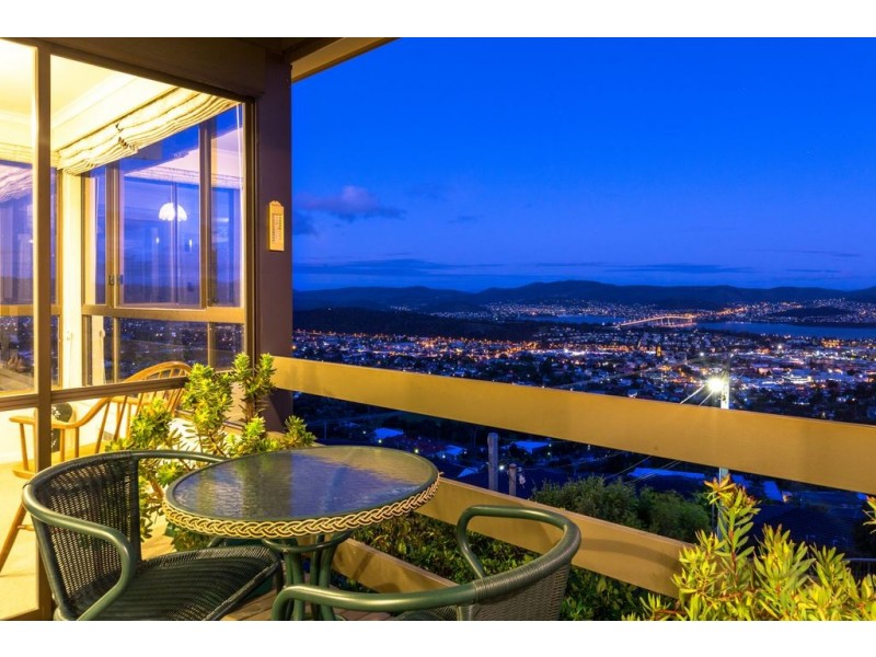11 Sheldon Place, West Hobart TAS 7000