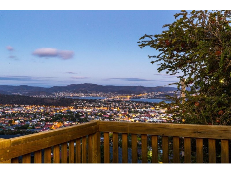 11 Sheldon Place, West Hobart TAS 7000
