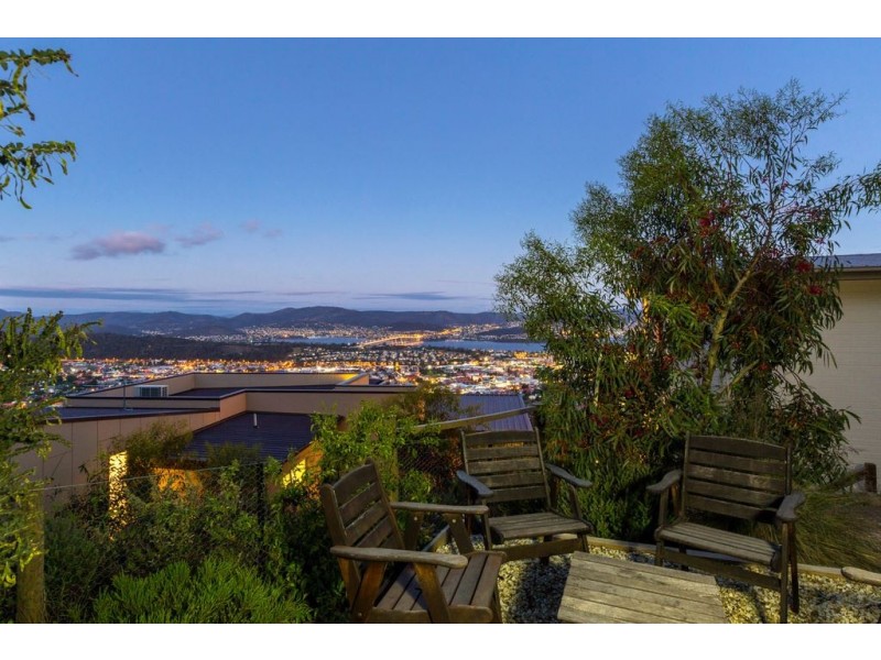 11 Sheldon Place, West Hobart TAS 7000