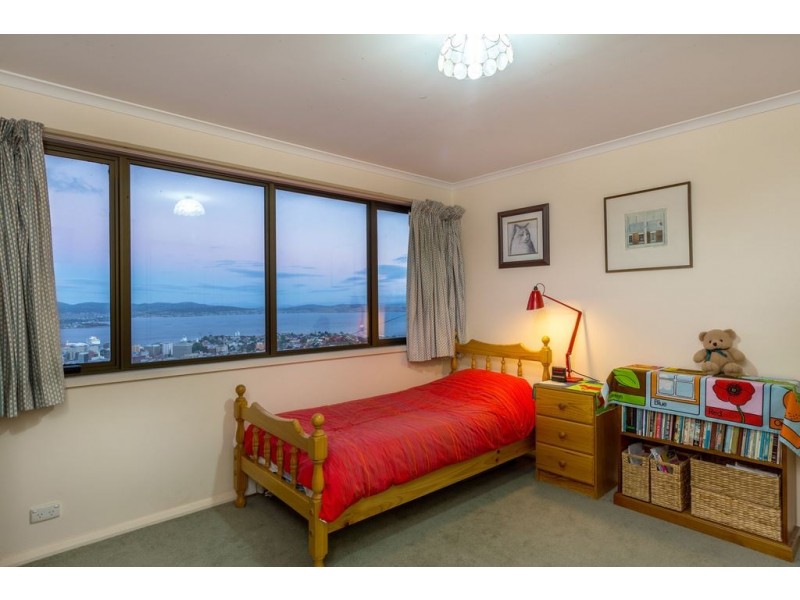 11 Sheldon Place, West Hobart TAS 7000