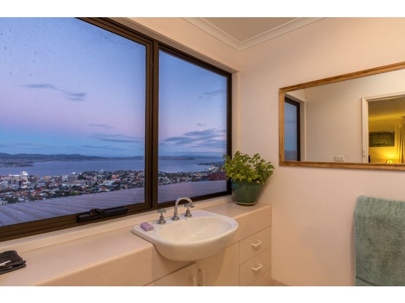 11 Sheldon Place, West Hobart TAS 7000