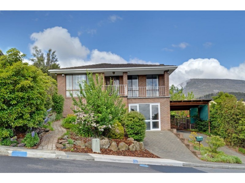 8 Shirley Boulevard, Lenah Valley TAS 7008