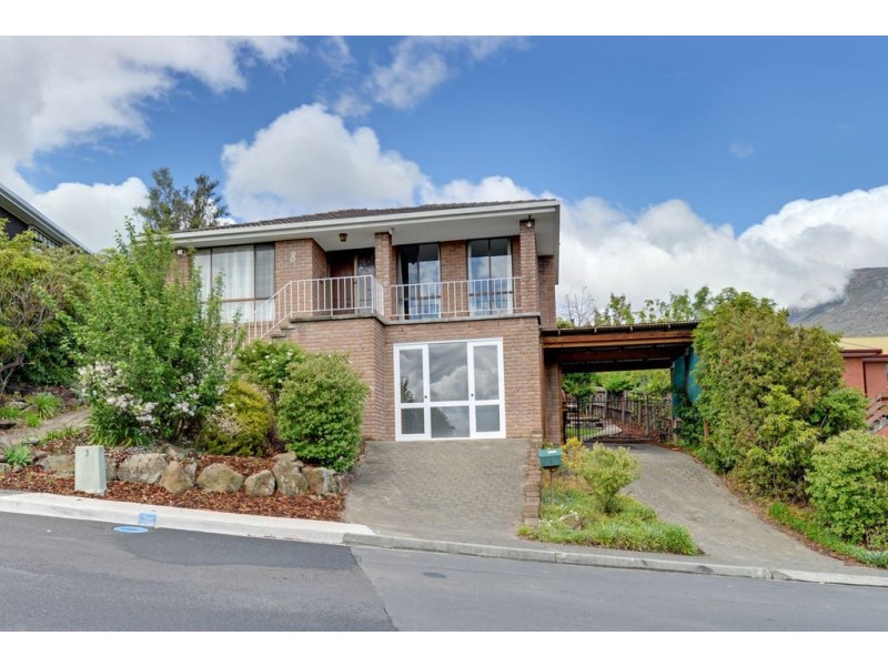 8 Shirley Boulevard, Lenah Valley TAS 7008