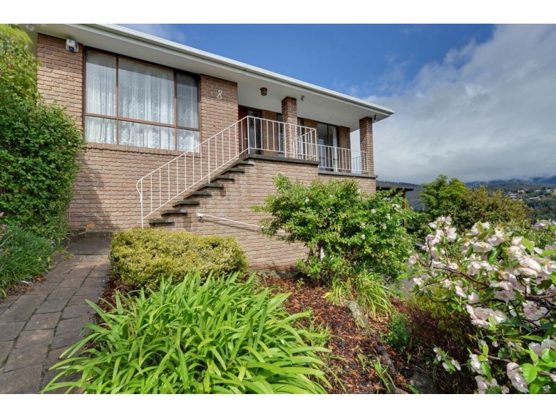 8 Shirley Boulevard, Lenah Valley TAS 7008