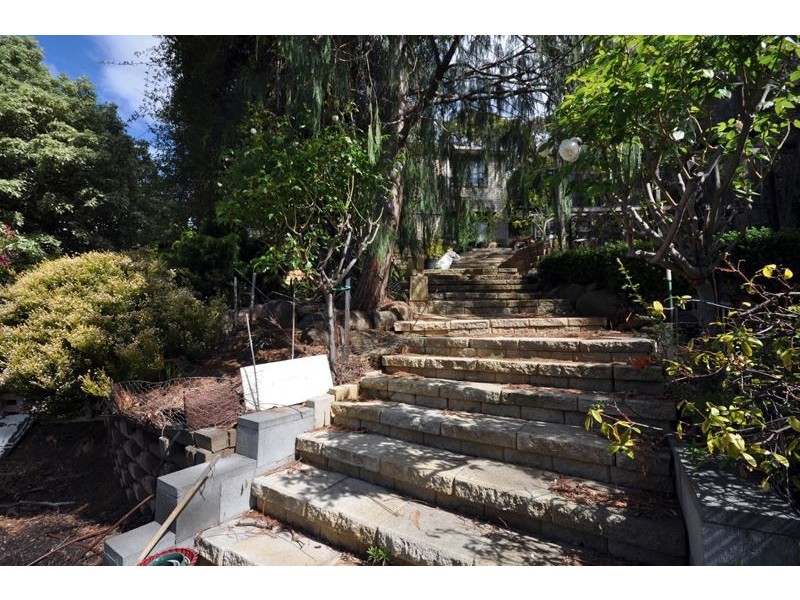 24 Rosehill Crescent, Lenah Valley TAS 7008