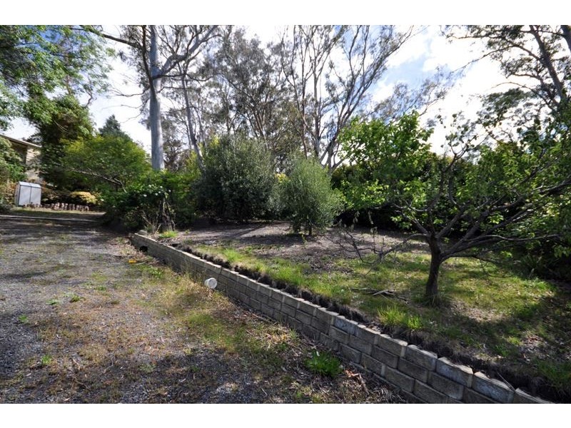 24 Rosehill Crescent, Lenah Valley TAS 7008