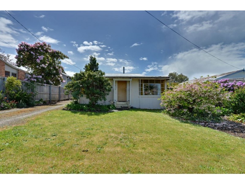 8 Gourlay Street, Blackmans Bay TAS 7052