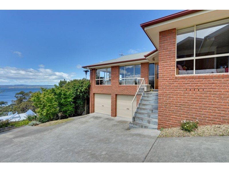 52 Coolamon Road, Taroona TAS 7053
