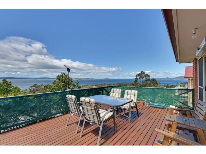 52 Coolamon Road, Taroona TAS 7053