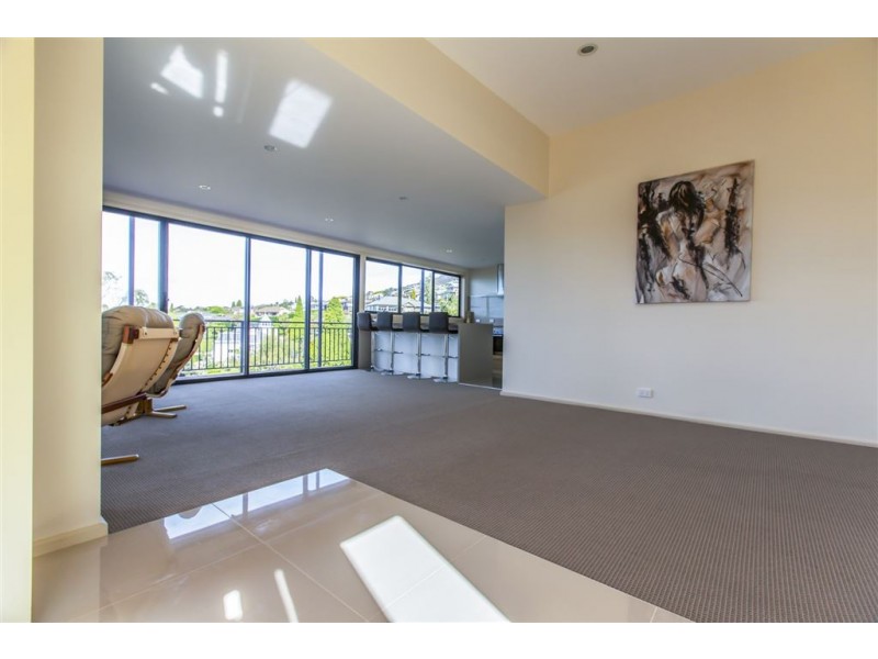 6 Norfolk Crescent, Sandy Bay TAS 7005