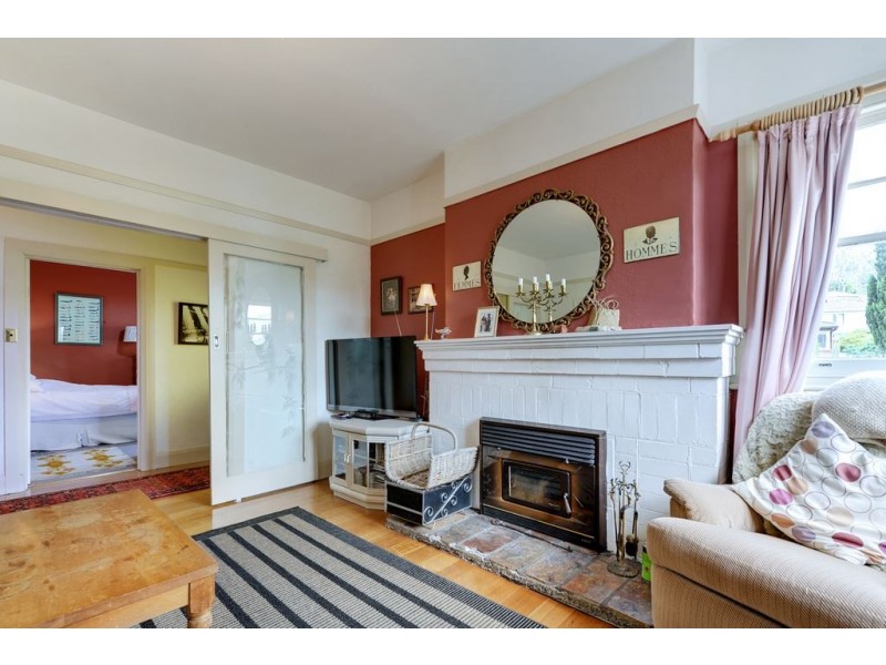246 East Derwent Highway, Lindisfarne TAS 7015