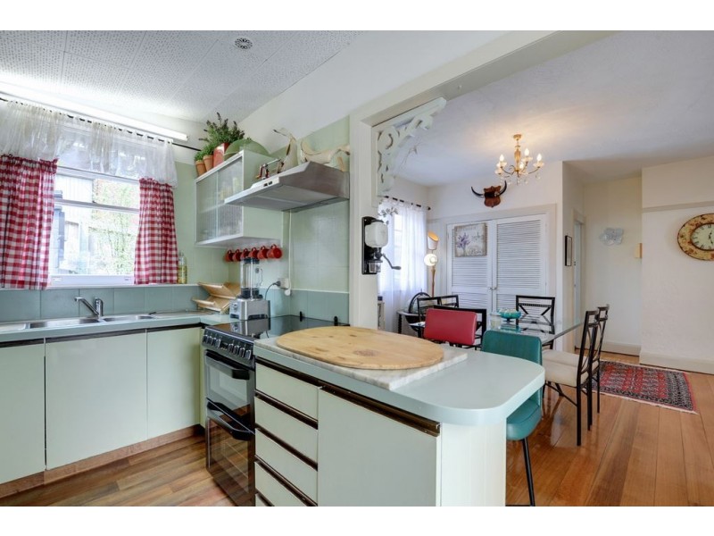 246 East Derwent Highway, Lindisfarne TAS 7015