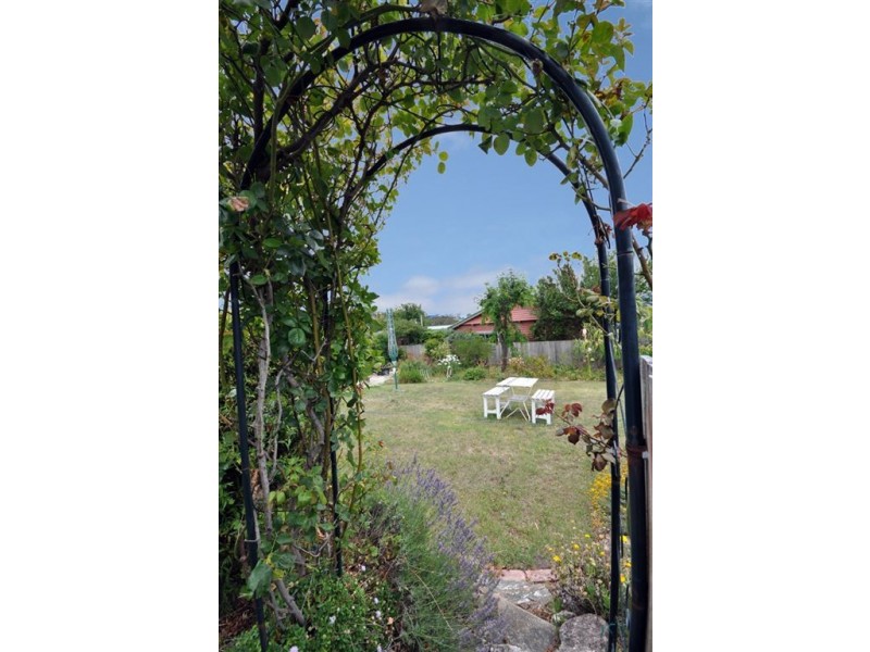 80 Giblin Street, Lenah Valley TAS 7008