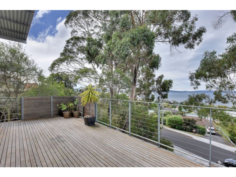 18 Coolamon Road, Taroona TAS 7053