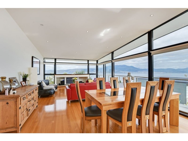 700 Oceana Drive, Tranmere TAS 7018