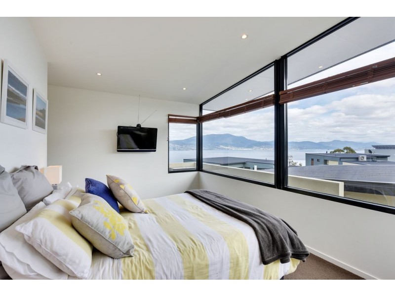 700 Oceana Drive, Tranmere TAS 7018