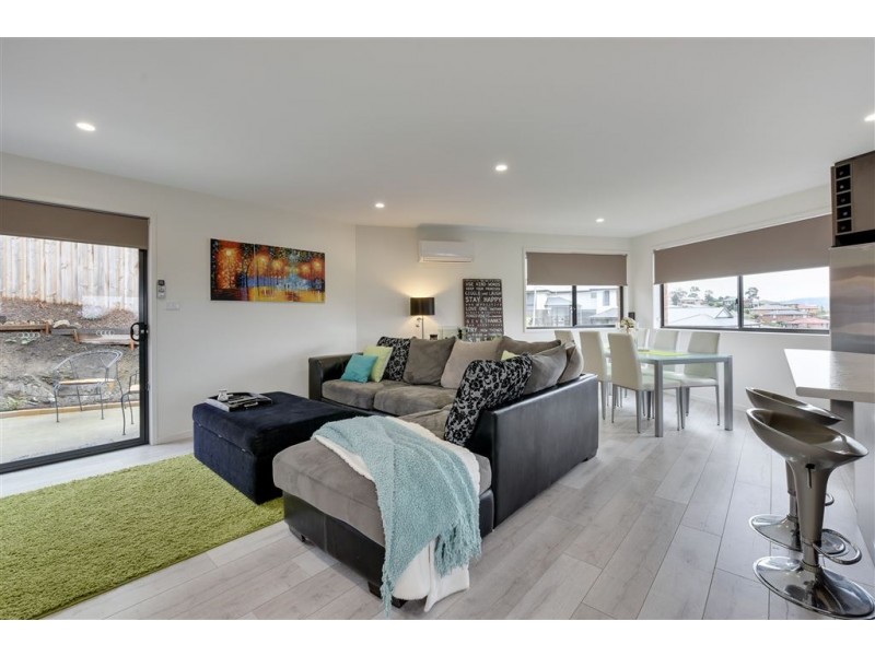 2/49 Branscombe Road, Claremont TAS 7011