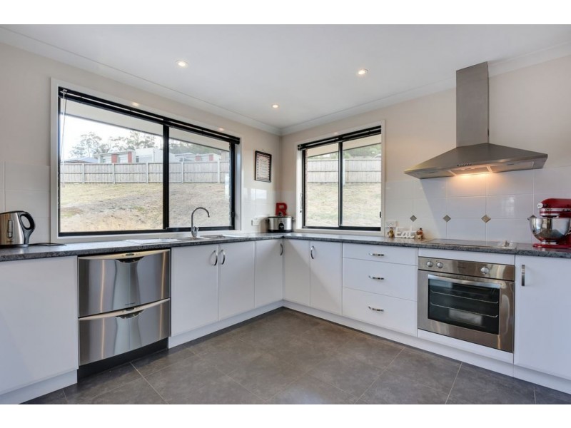23 Dumbarton Drive, Geilston Bay TAS 7015