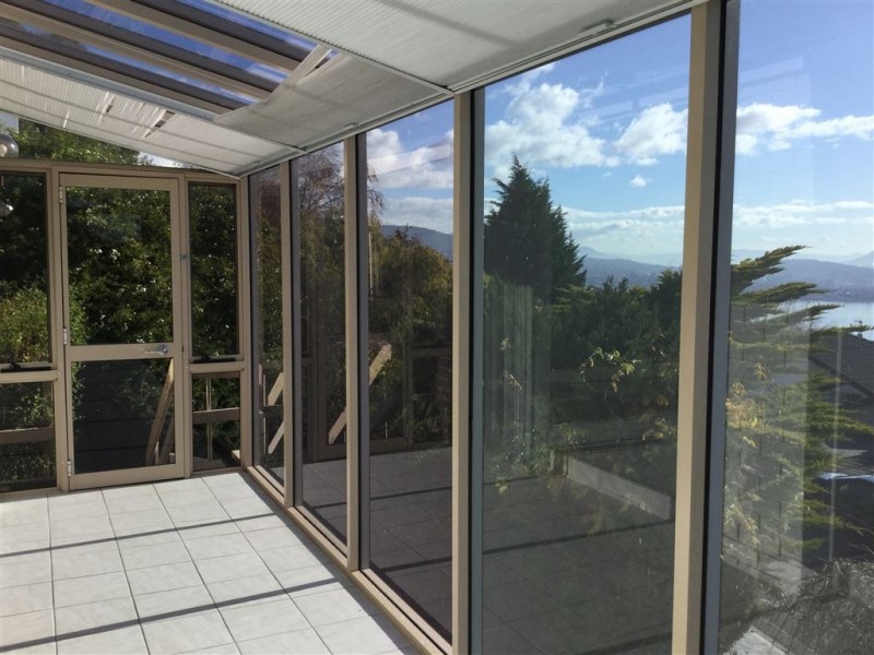 2/4 Amanda Cresent, Sandy Bay TAS 7005