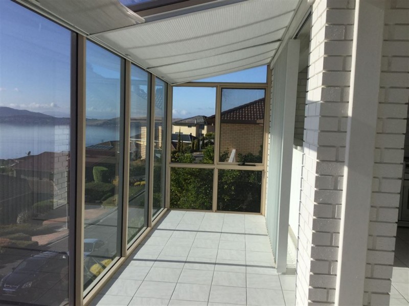 2/4 Amanda Cresent, Sandy Bay TAS 7005