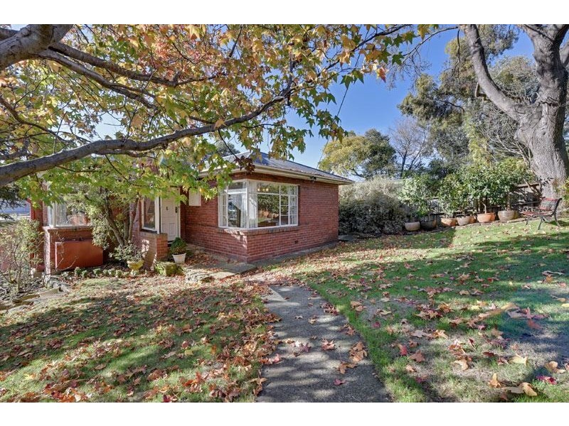 86 Waimea Avenue, Sandy Bay TAS 7005