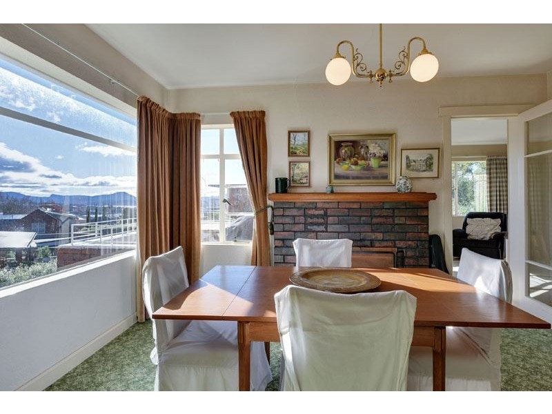 86 Waimea Avenue, Sandy Bay TAS 7005